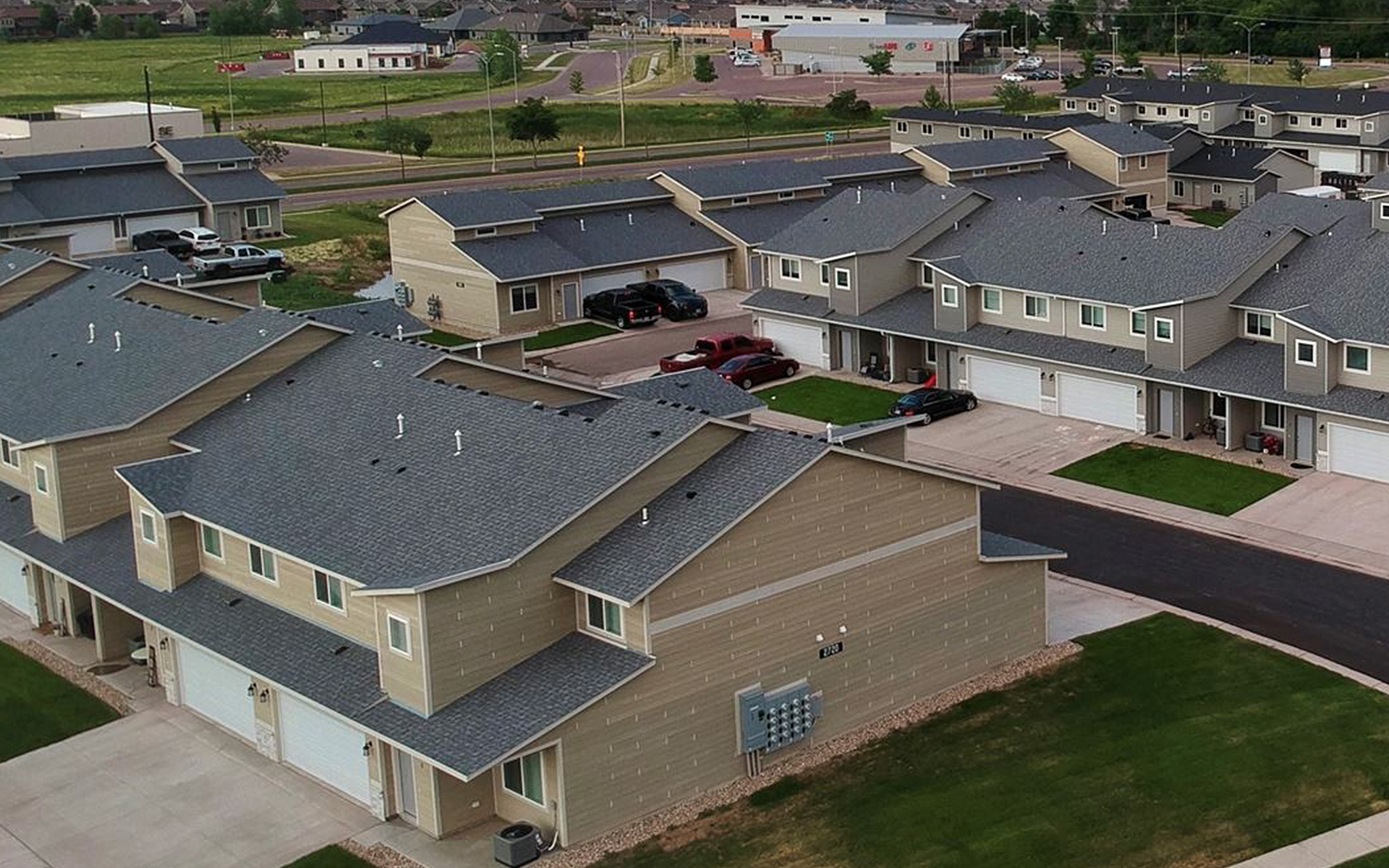A neighborhood of new construction townhomes in sioux falls